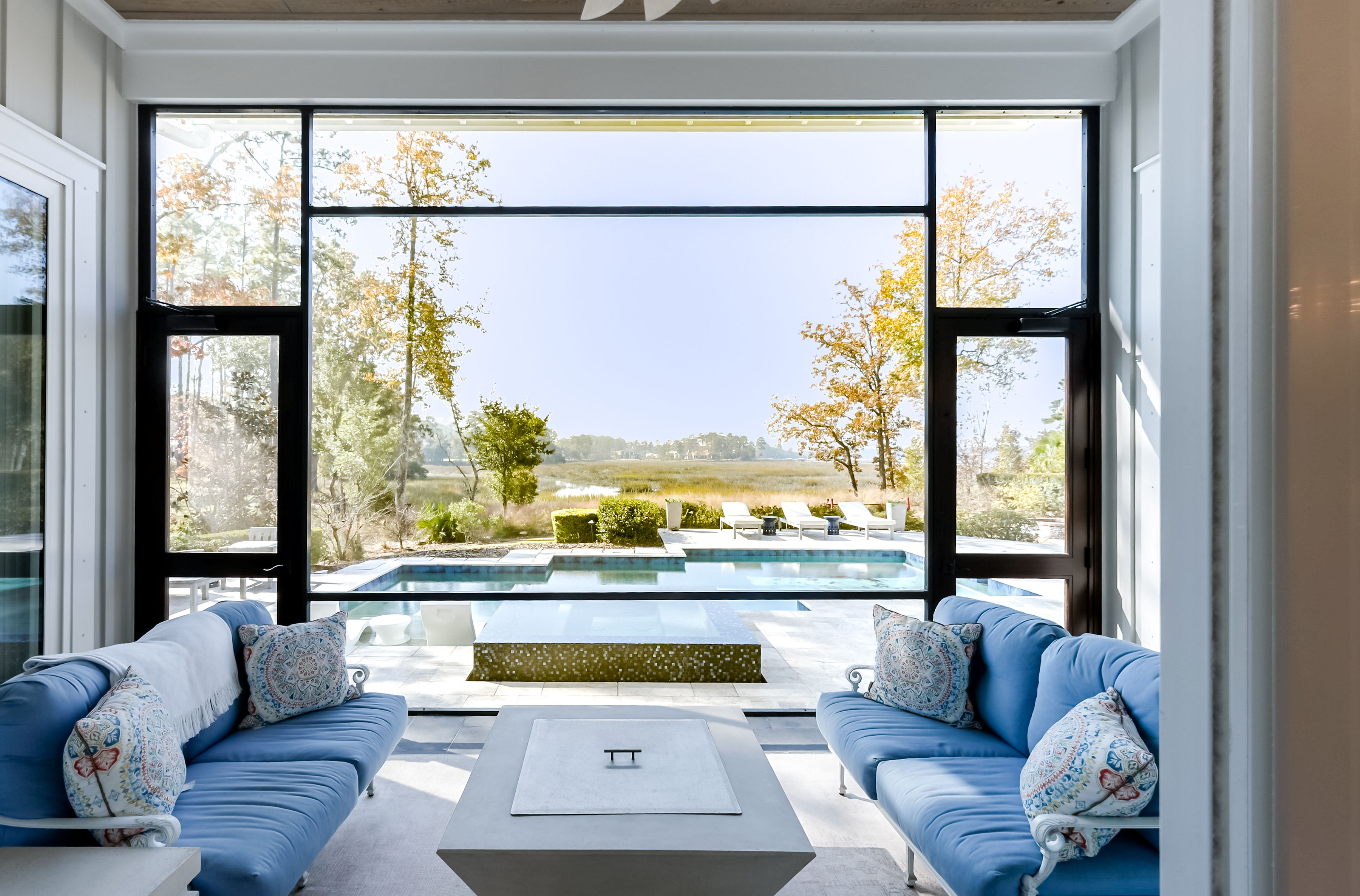 Image hover effect image